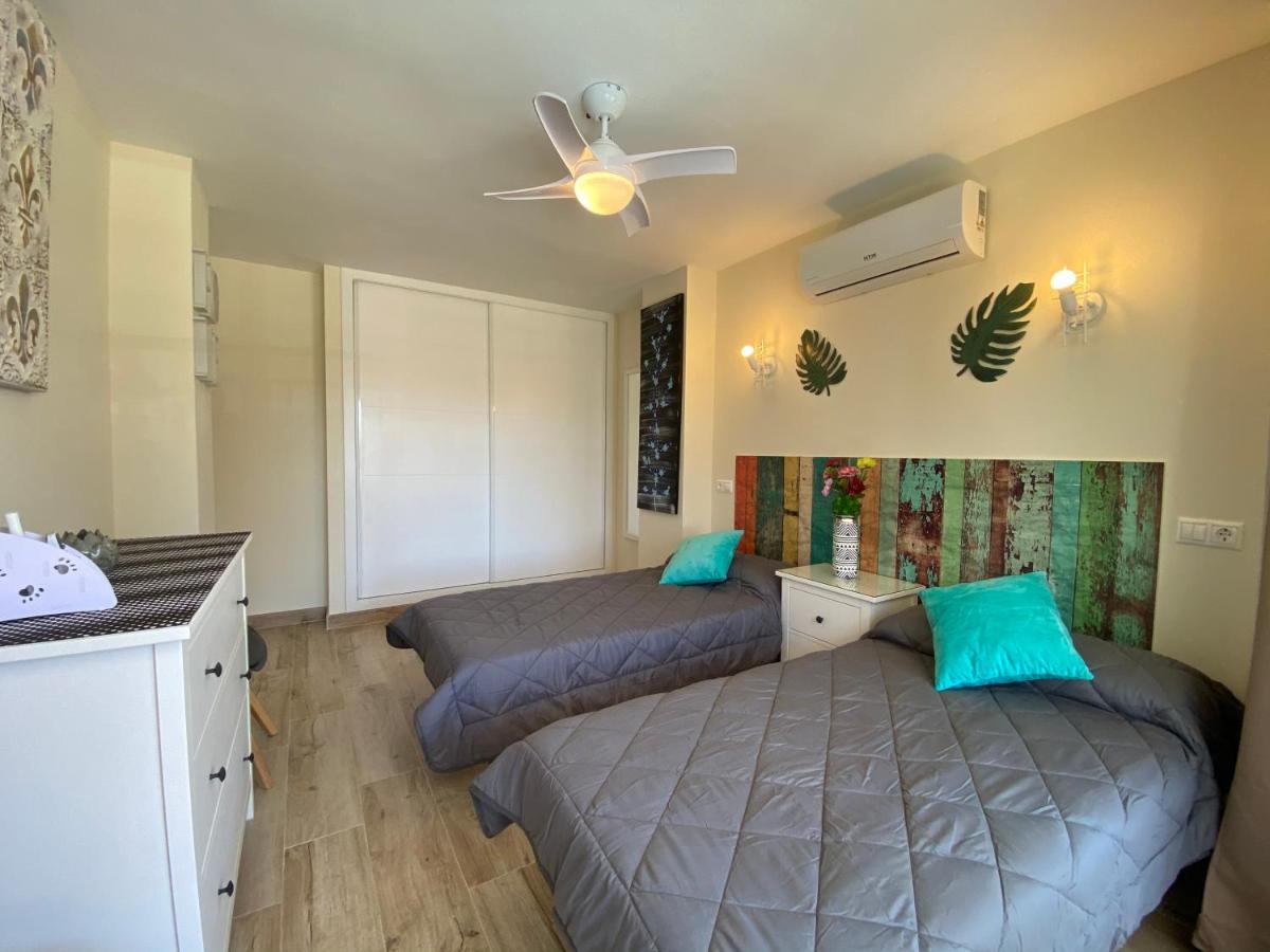Modern 1 Bedroom Seaside Apartment With Pool Fuengirola Exterior photo