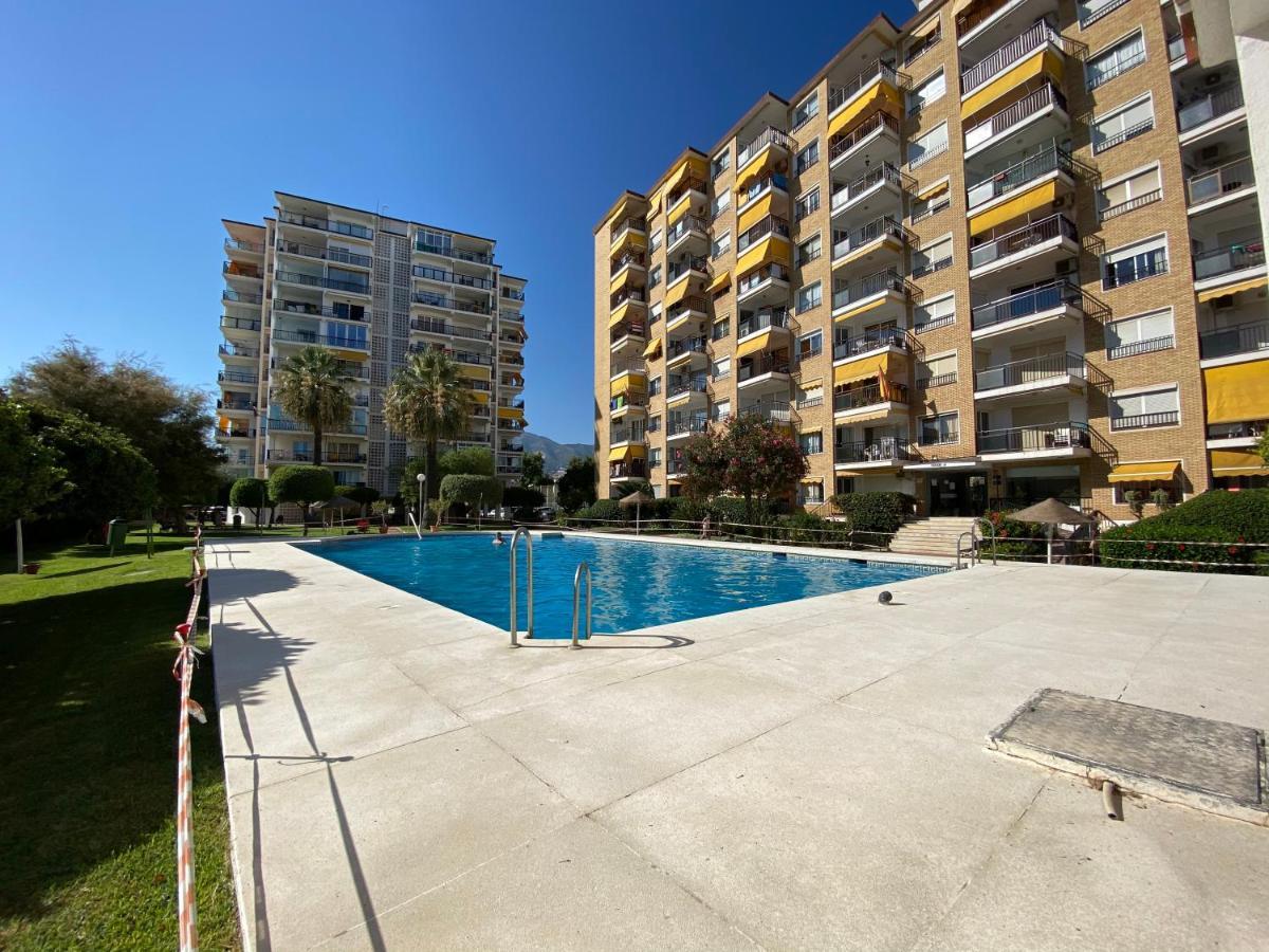 Modern 1 Bedroom Seaside Apartment With Pool Fuengirola Exterior photo